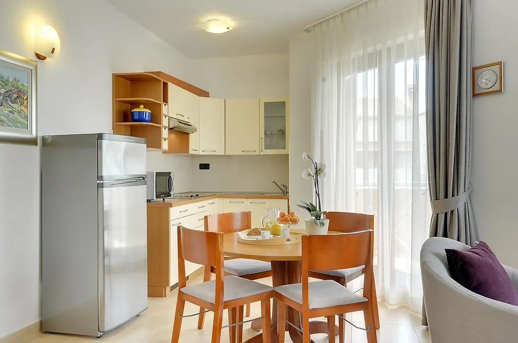 Villa Nina B&B Rovinj 4*,