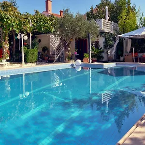 Guest House Villa Ines - Annex Bed & Breakfast Zadar